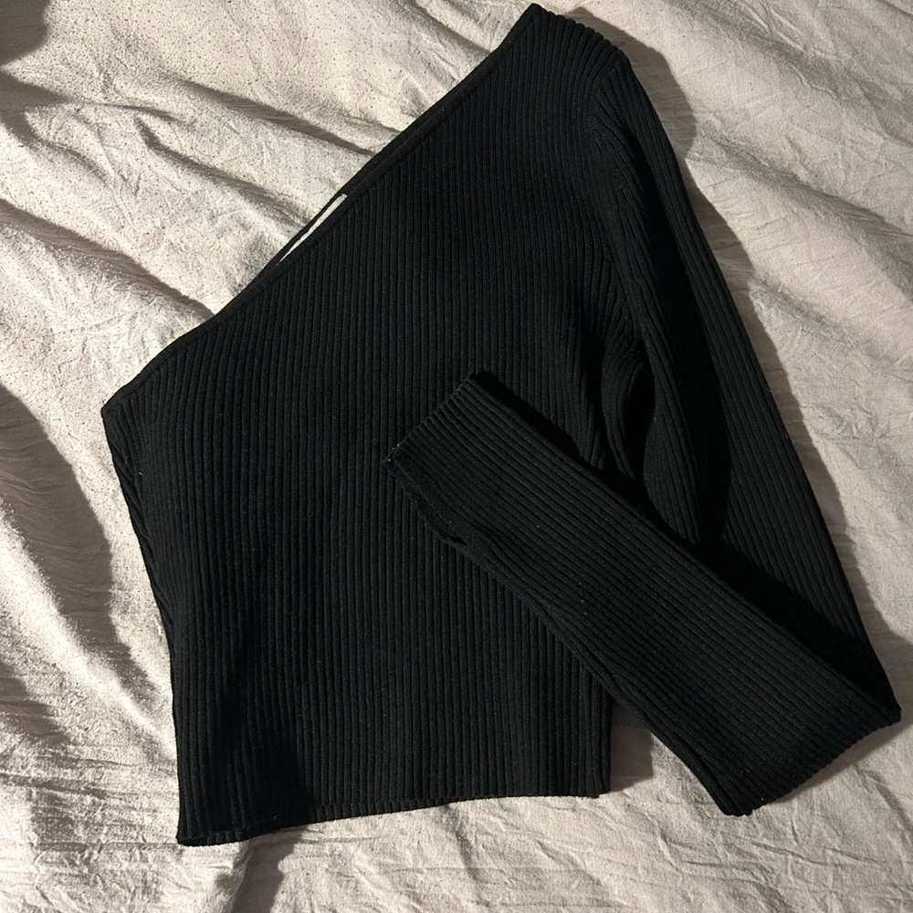H&M one sleeve top